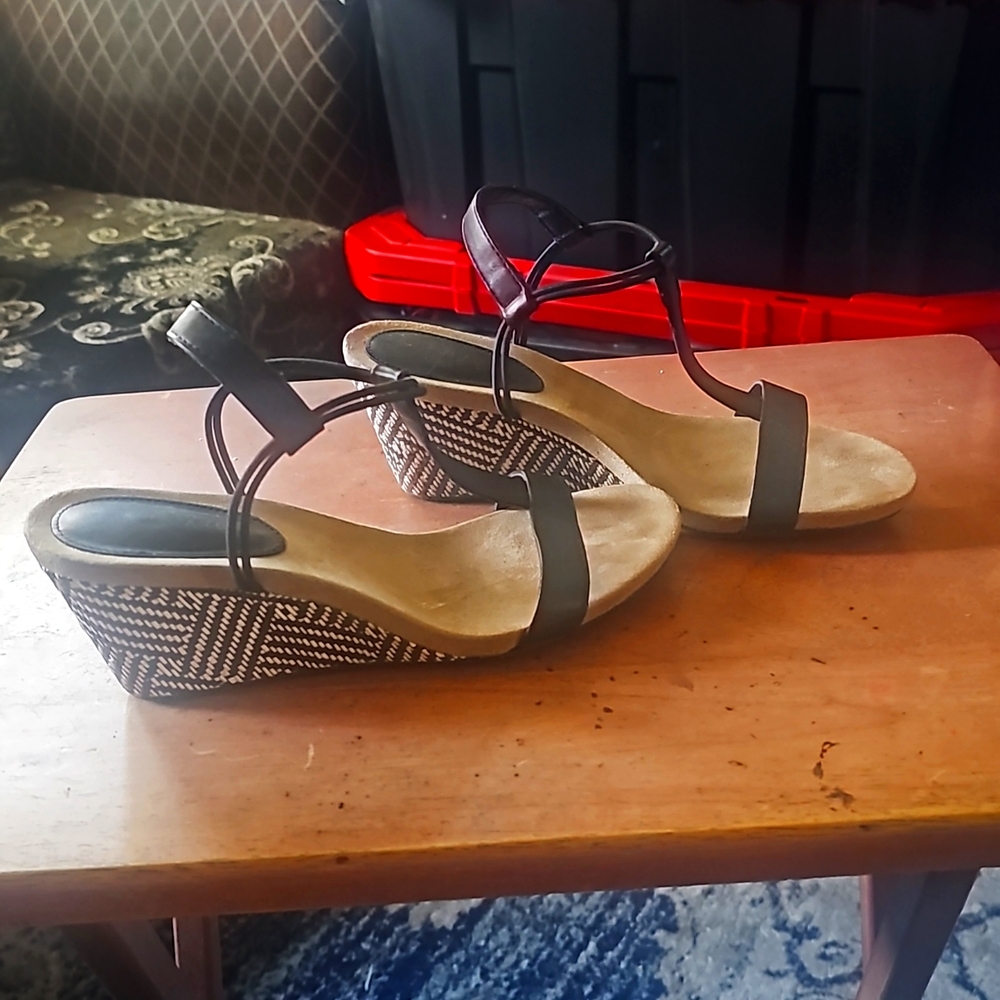 WEDGES - Picture 2 of 4